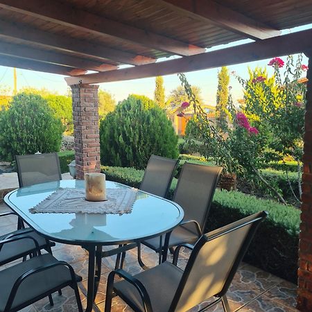 Guesthouse Petrothalassa Porto Heli Ngoại thất bức ảnh