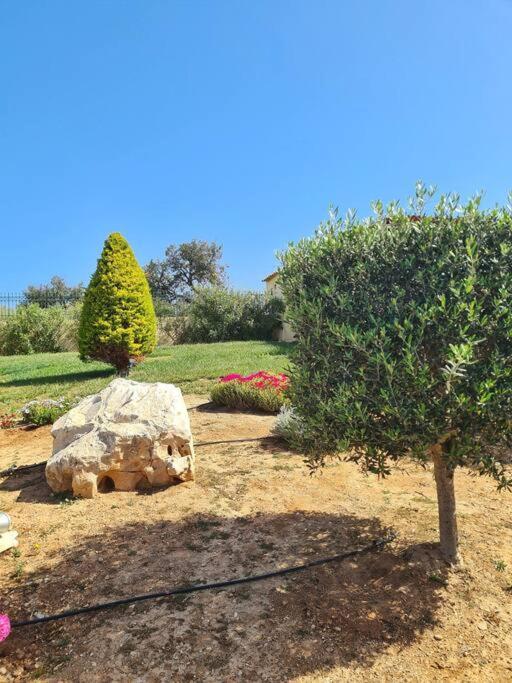 Guesthouse Petrothalassa Porto Heli Ngoại thất bức ảnh