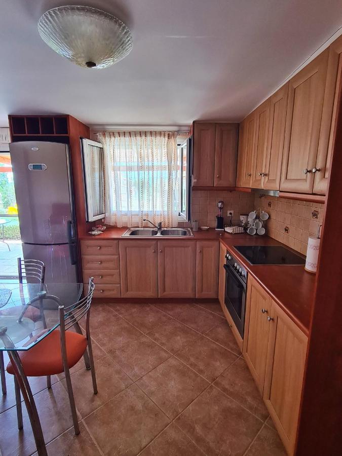 Guesthouse Petrothalassa Porto Heli Ngoại thất bức ảnh