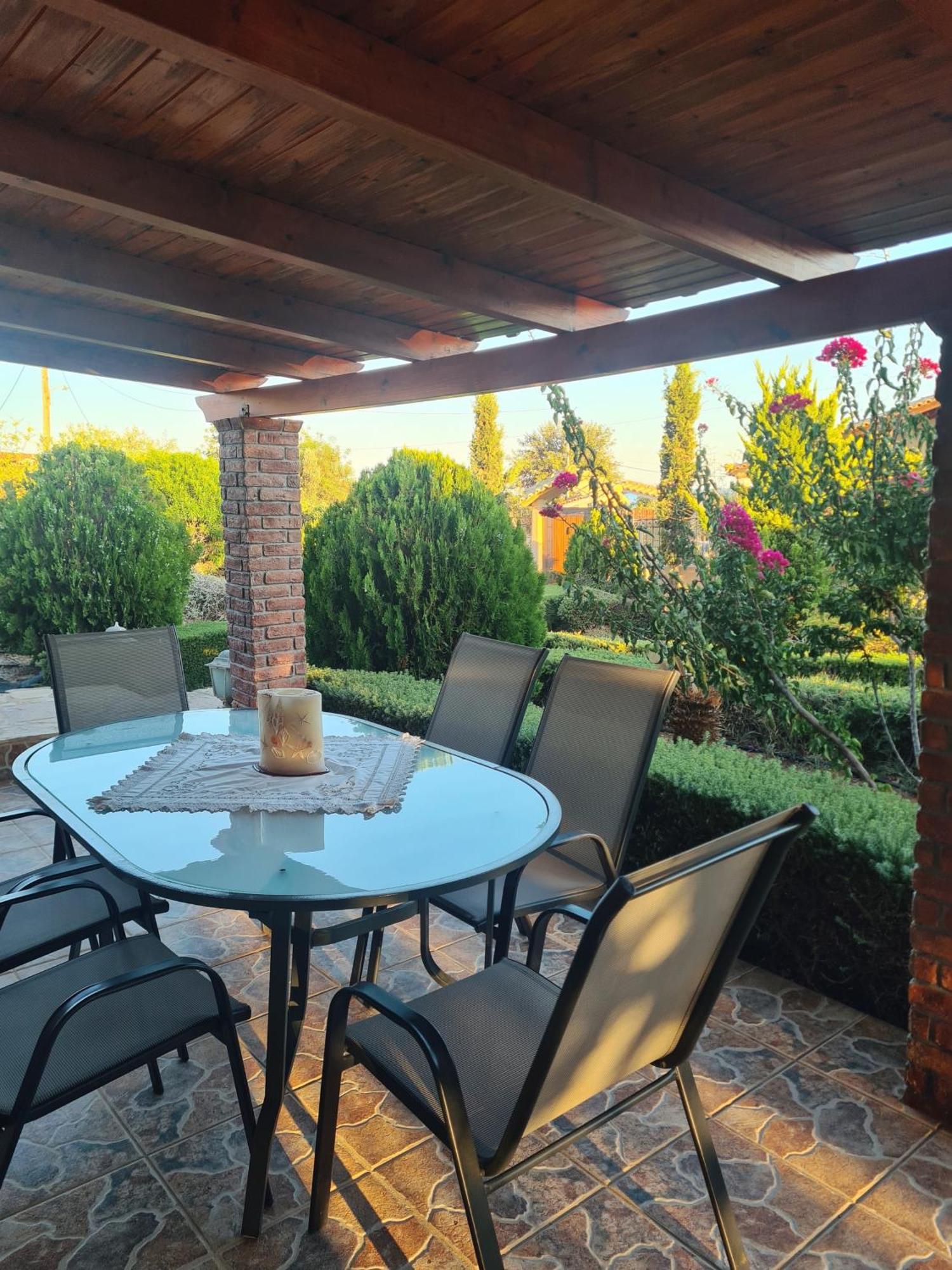 Guesthouse Petrothalassa Porto Heli Ngoại thất bức ảnh